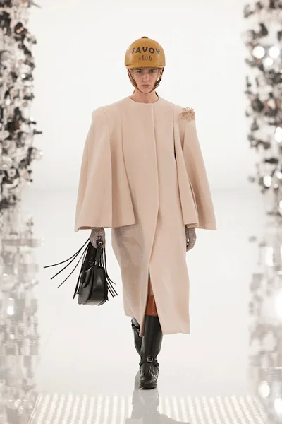 Look 18